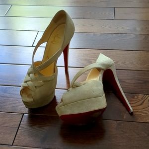 PRICE DROP 🎊 Platform suede Louboutin